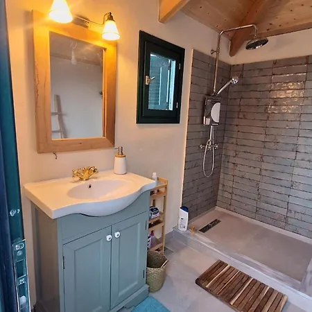 Rouga Villa Perachori